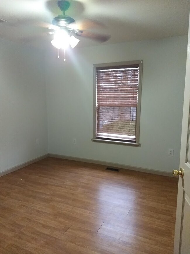 Building Photo - 7 Big Horn Cir