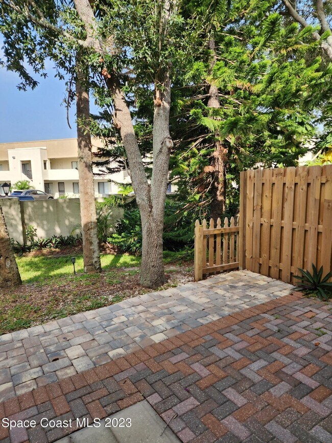 Building Photo - 7958 Evelyn Ct