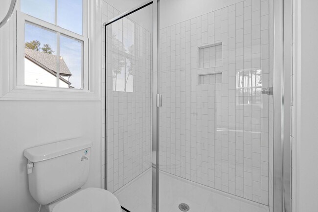 Building Photo - **OFFERING WAIVED APPLICATION FEES & $200 ...