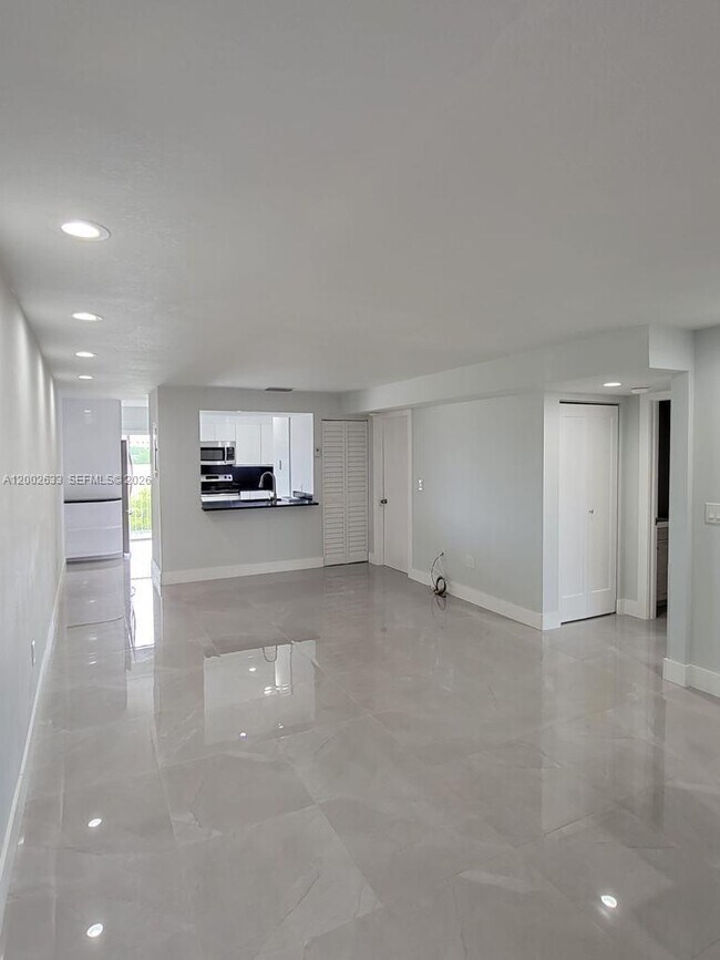 Building Photo - 199 SW 12th Ave