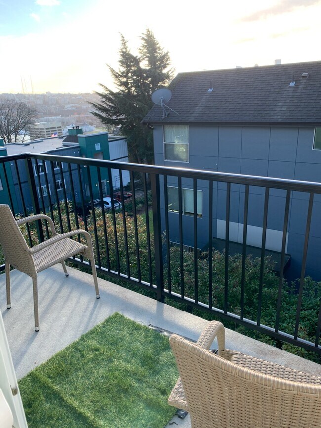 Patio - 620 Galer St