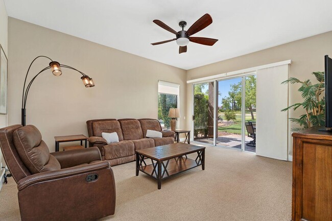 Building Photo - 20 Pebble Beach Dr