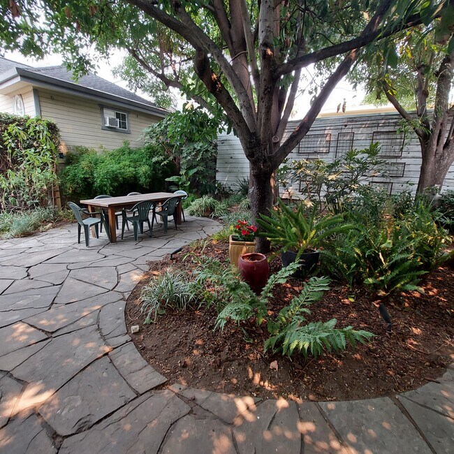 garden - 134 S 12th St