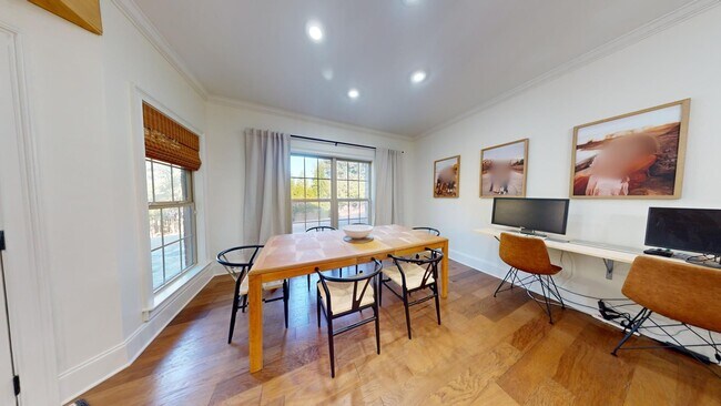 Building Photo - Asheton Lakes