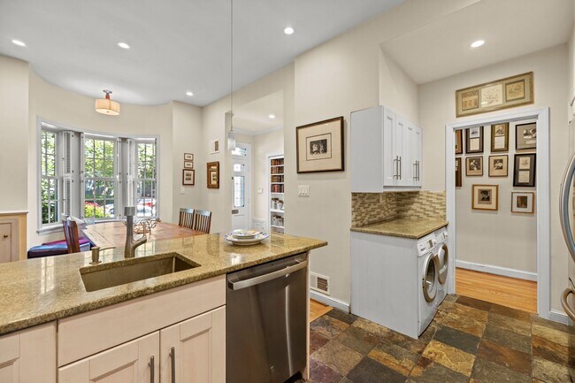 Building Photo - Foggy Bottom Home | 3 Bed | 2.5 Bath | 2,050 Sf | Large Private Patio