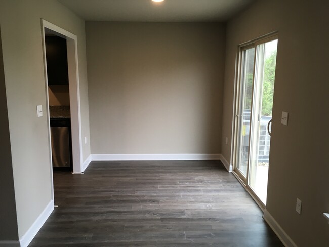 Building Photo - Newer 3 Bed Townhome in Grain Valley