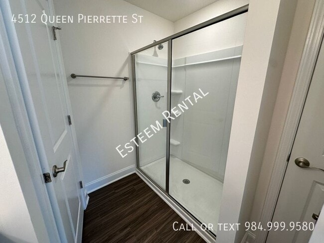 Building Photo - 4512 Queen Pierrette St