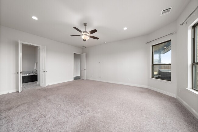 Building Photo - 2308 Paddington Way