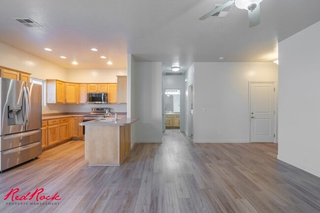 Building Photo - 484 N 2480 W