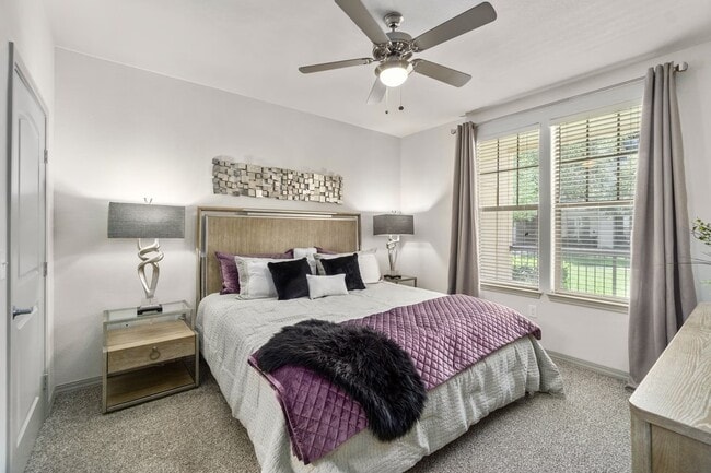 Building Photo - Exclusive Offer: Free Rent, No Fees, $200 ...