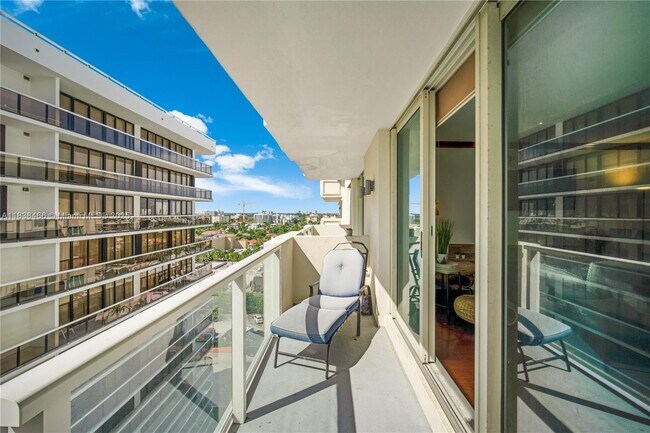 Building Photo - 9499 Collins Ave