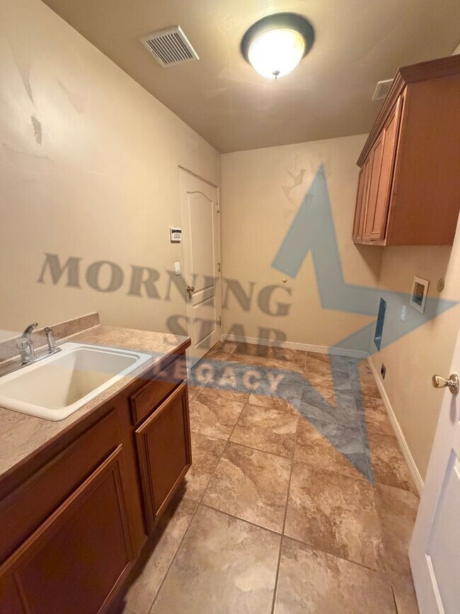 Building Photo - 4648 Mesa Rico Dr