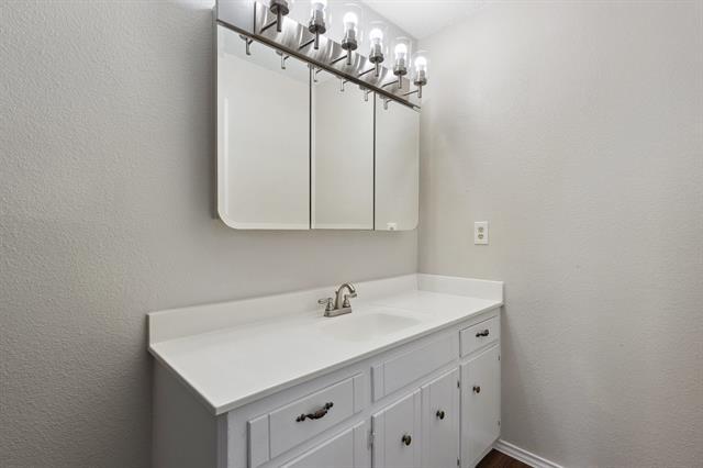 Building Photo - 105 Wisteria Ct
