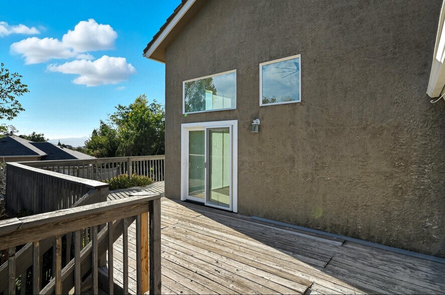 Building Photo - 298 S Staci Ct