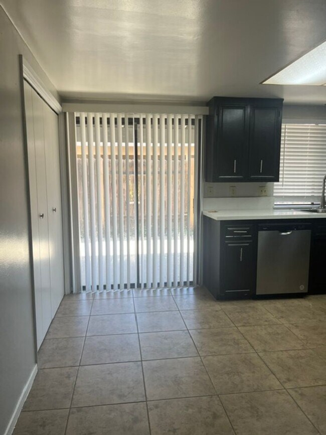 Building Photo - 7613 Quailwood Dr