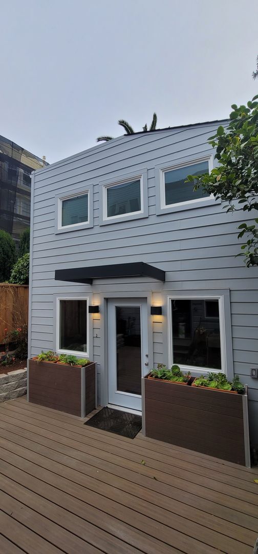 Building Photo - Recently Constructed, Fully Detached, Garden Unit, Utilities Included**Open House**