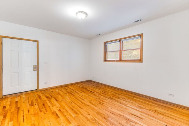 Building Photo - 333 S Leavitt St