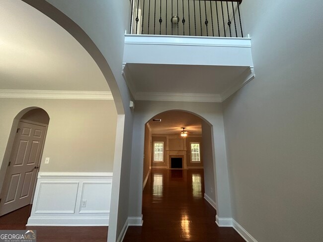 Building Photo - 765 Scenic Creek Dr SW