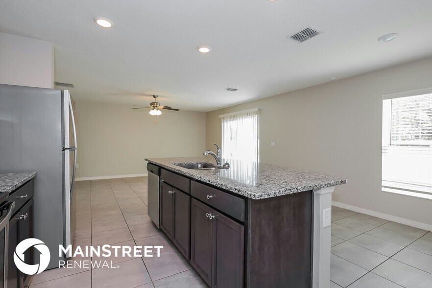 Building Photo - 216 Fig Ct