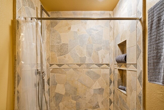 Building Photo - Beautiful turnkey furnished 1- Bedroom 1-bath condo at Fairway Terrace