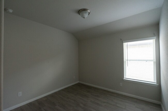 Building Photo - 388 Kendall Crest Dr