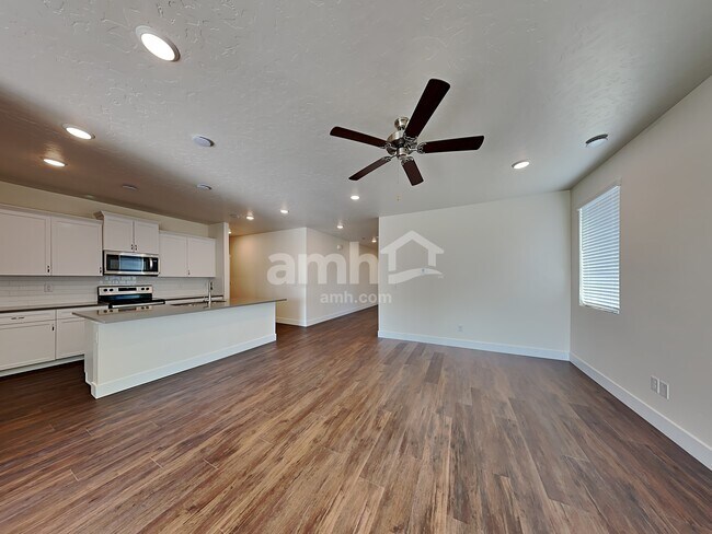 Building Photo - 9377 W Dove Creek St