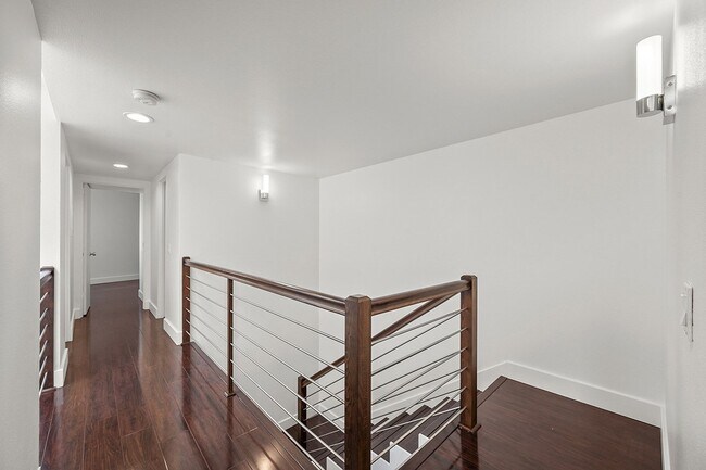 Building Photo - Modern 3 Bedroom Townhouse with Prime Location on Kettner Boulevard in San Diego