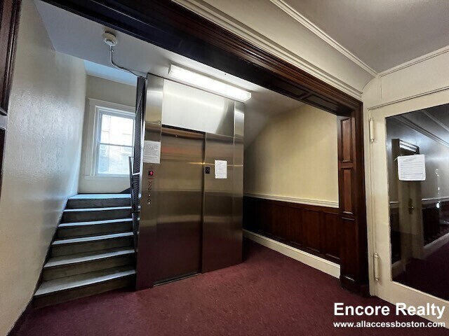 Building Photo - 1191 Boylston St