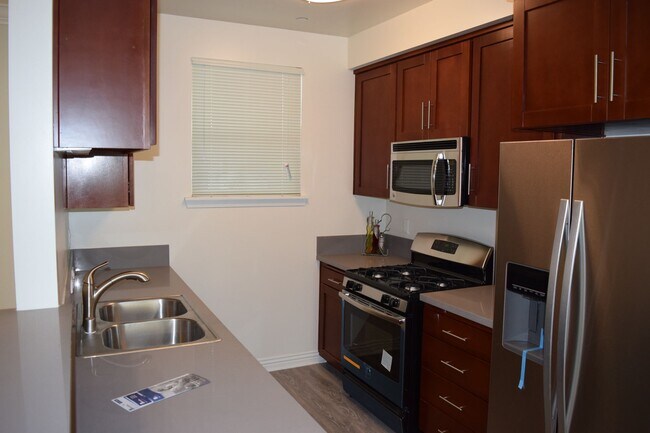 Building Photo - Chandler Court Apartment Homes