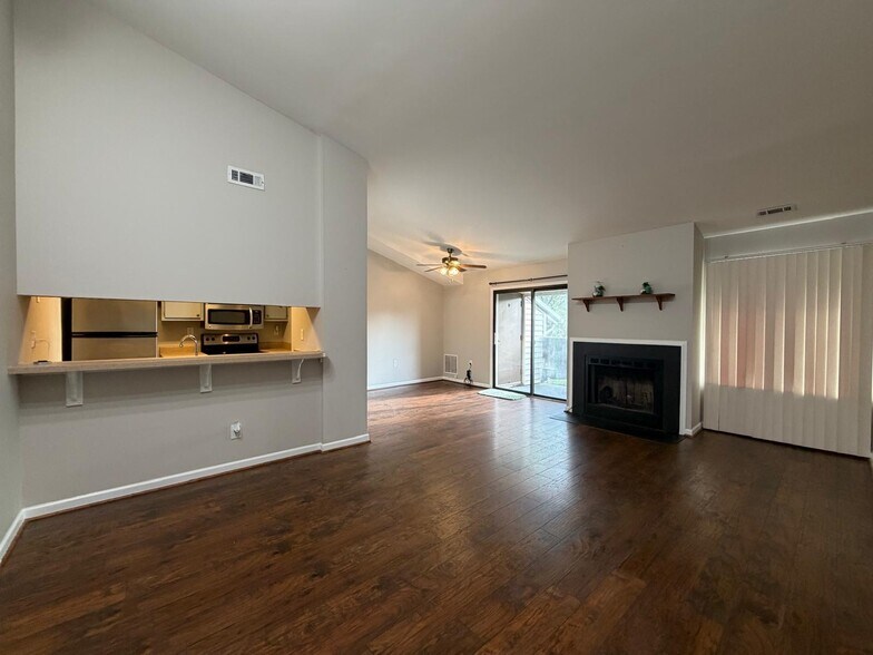 Building Photo - 1111 Castle Harbour Way