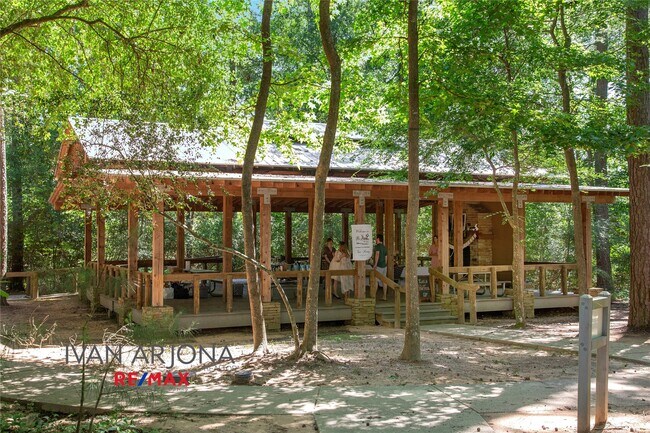 Building Photo - 122 S Abram Cir