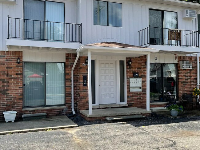 Building Photo - 1280 Dewey St