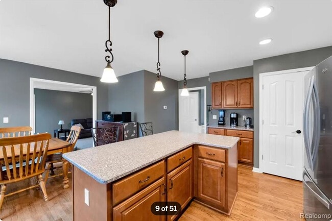 Building Photo - 47643 Ashford Dr S