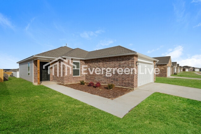 Building Photo - 1104 W Lawton Rd