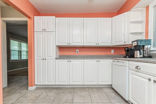 Building Photo - 1113 NW 3rd St