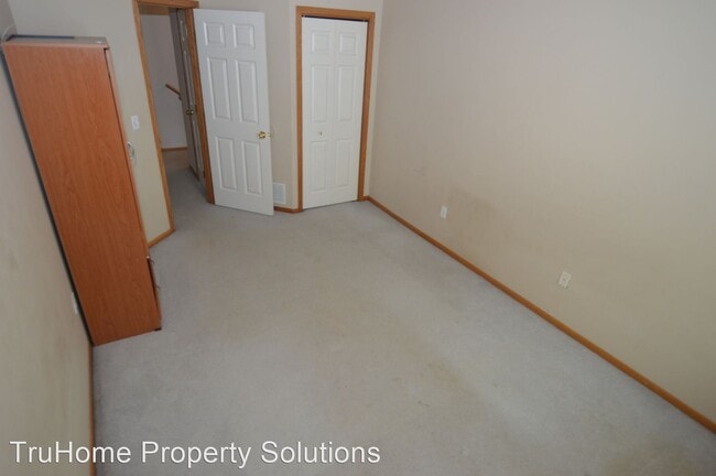 Building Photo - 3 br, 2.5 bath House - 2144 Knightsbridge ...