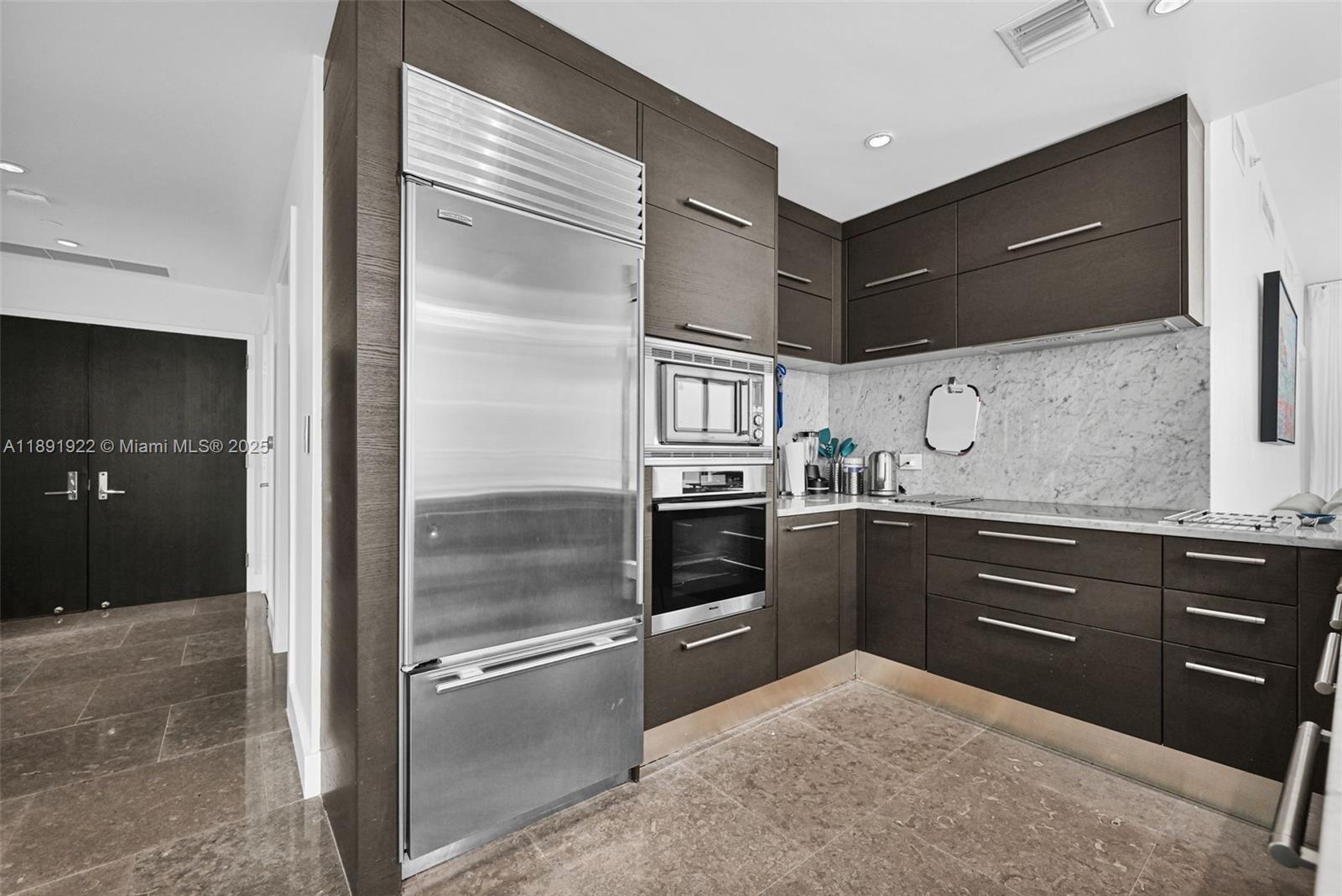 Building Photo - 900 Biscayne Blvd