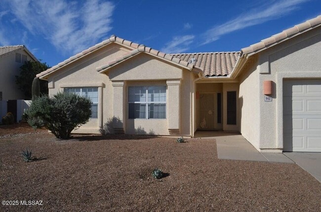 Building Photo - 942 S Suncove Dr