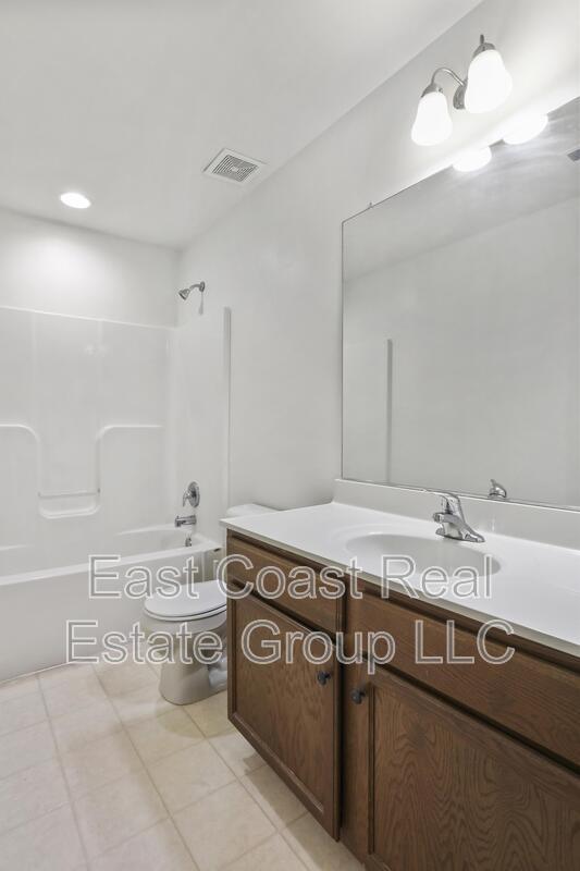 Building Photo - 116 Celadon Dr