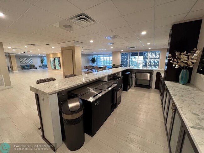 Building Photo - 3500 Galt Ocean Dr