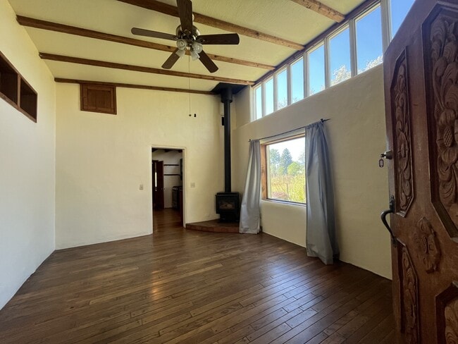 Building Photo - 507 Upper Ranchitos Rd