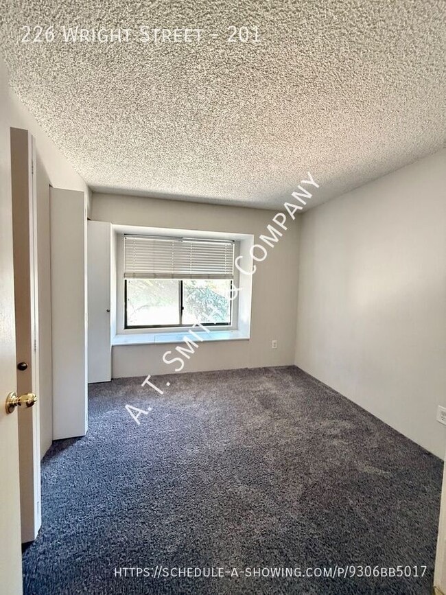 Building Photo - 226 Wright St