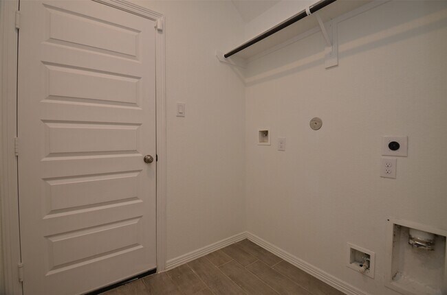 Building Photo - 5602 Tabula Rasa Dr