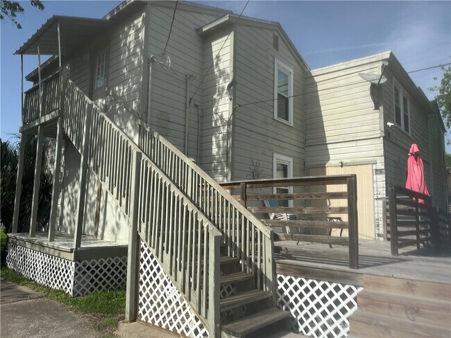 Building Photo - 425 Louisiana Ave