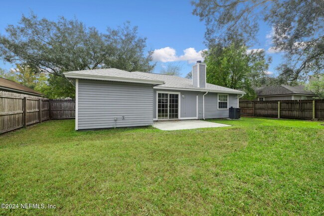 Building Photo - 12358 Carriage Crossing Ct