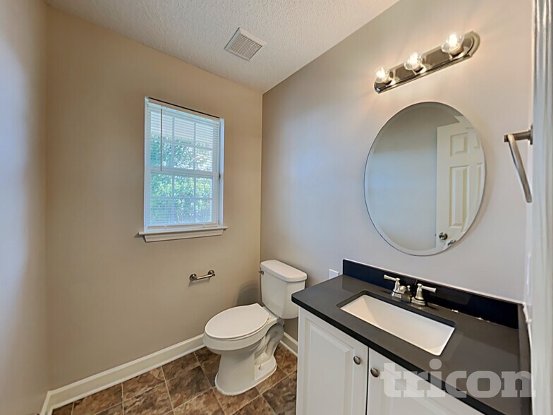 Building Photo - 3337 Braden Dr