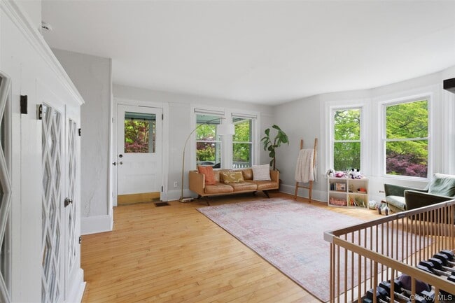 Building Photo - 988 US-9W