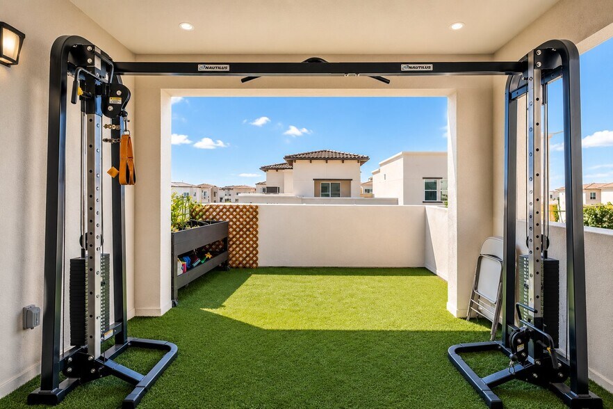 Building Photo - 5150 Calle Sandwaves