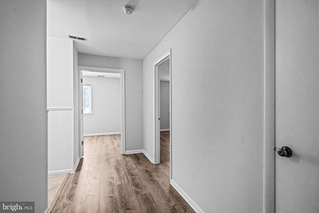 Building Photo - 202A Kelly Cove