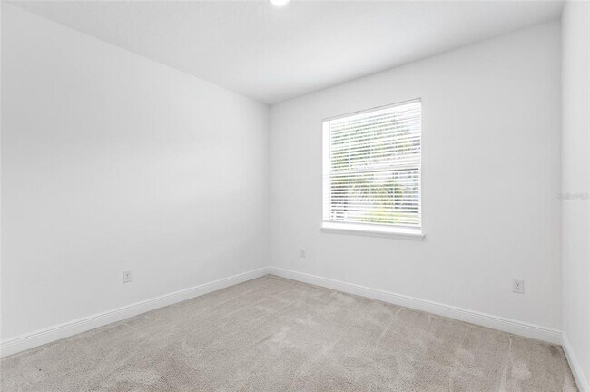Building Photo - 33034 Sand Creek Dr